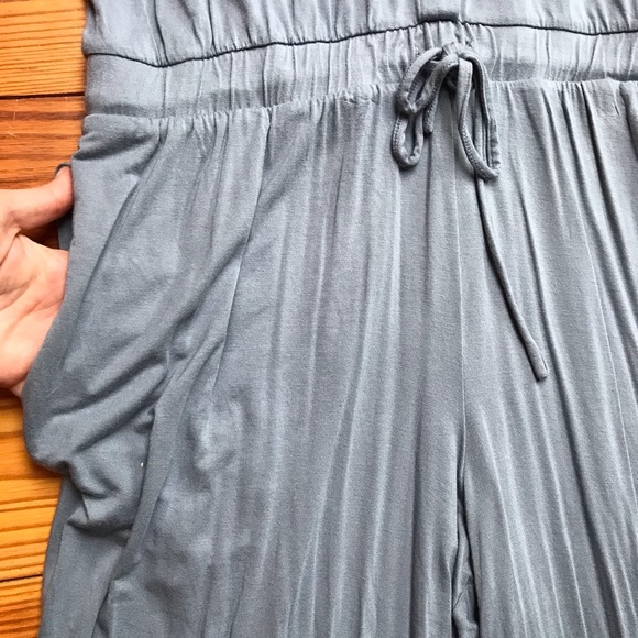 Lisa Rinna Collection Soft Gray Stretch Jumpsuit, EUC, M - Picture 6 of 16